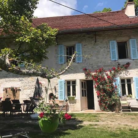 Chambres D'Hotes Des Deux Lacs Ceyzerieu ภายนอก รูปภาพ